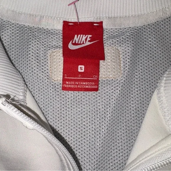 Nike Activewear Mesh Cropped Tank Top - Picture 4 of 5